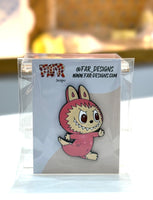 Pin - pink labubu بروش